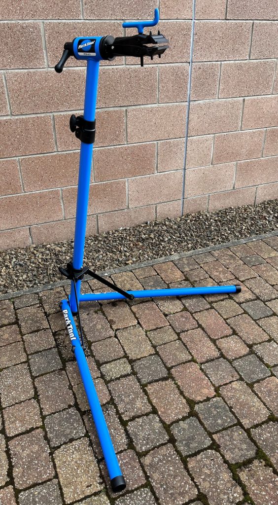 Cycle repair stand